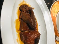 熏酱乳鸽-北京王府井希尔顿酒店·秦唐中餐厅Chynna