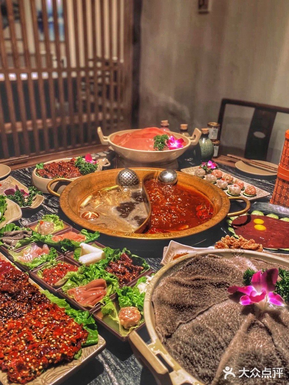 📸重庆攻略 | 摩登港风街头拍照圣地 | 重庆饭店