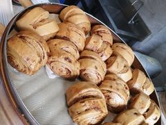 -李与白包子铺(桐梓林店)