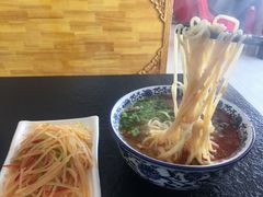 -撒拉人家.酸菜牦牛肉火锅