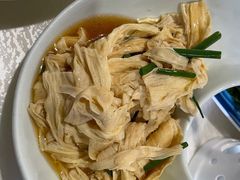 葱油山水腐竹-八道本地特色菜馆(大鹏古城店)