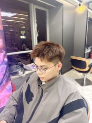 -藤野造型烫发染发