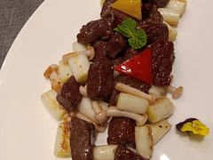 京葱英国红标牛肉粒-鲤院·新中式美学·庭院餐厅(夫子庙店)