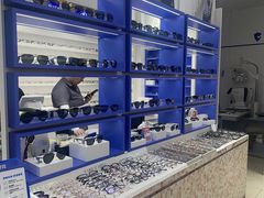 -美式眼镜·授权蔡司.依视路.尼康.豪雅.明月(南翔印象城店)