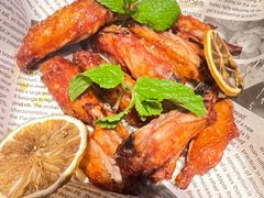 -临界音乐酒馆·小龙虾·江湖菜(华熙LIVE·鱼洞店)