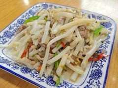 雪菜芦苇根肉丝-品鲜村农家菜·阳澄湖大闸蟹(总店)