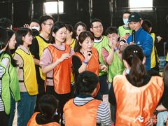-嘿哟动霸CHUA·新潮玩运动娱乐中心·蹦床滑冰团建乐园