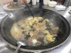 -粘豆包柴火铁锅炖