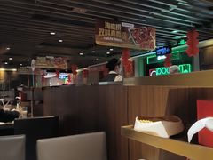 -海底捞火锅鲜切牛肉主题店(长寿路店)
