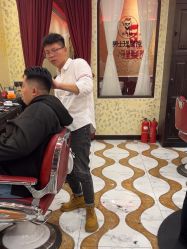 -东方先生国潮男士理发馆