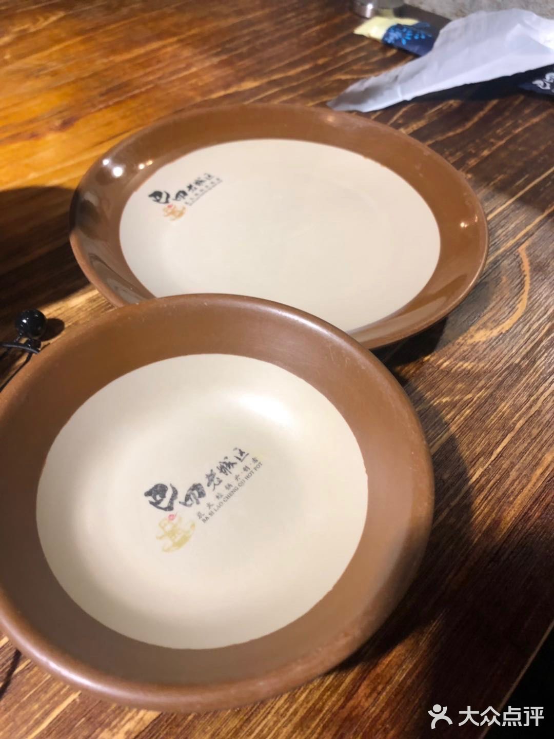 昨天和同事下班路过这家店，我个人偏爱蛙锅