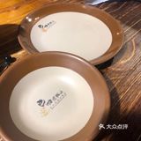 昨天和同事下班路过这家店，我个人偏爱蛙锅