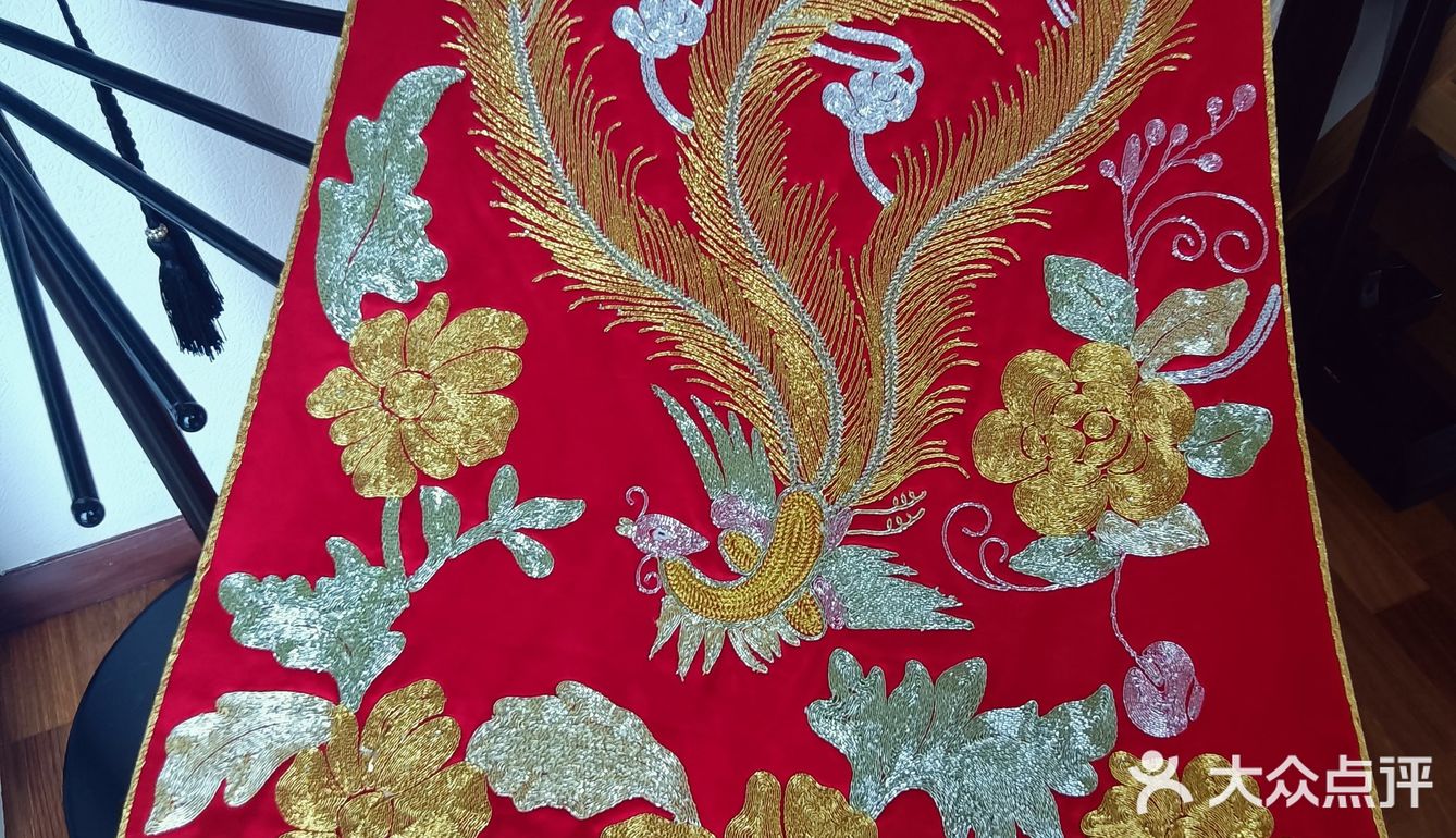 盘金，秀禾服