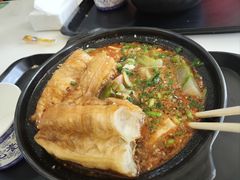 -锅神麻辣烫