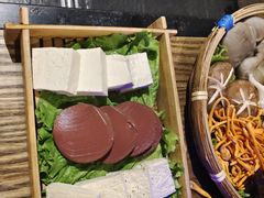 -尚尚仙·酸汤猪手·猪肚鸡火锅(华联万柳购物中心店)