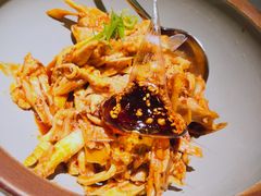 敲糖棒棒鸡-辛香汇·现炒川菜(淮海路百盛店)