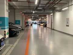 -虹桥天地-停车场