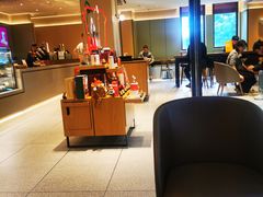 -星巴克臻选(上海中环广场2F店)