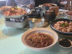 -帅巴人舅母子腊蹄民俗村