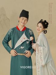 -雪中彩影婚纱摄影·微光艺术中心