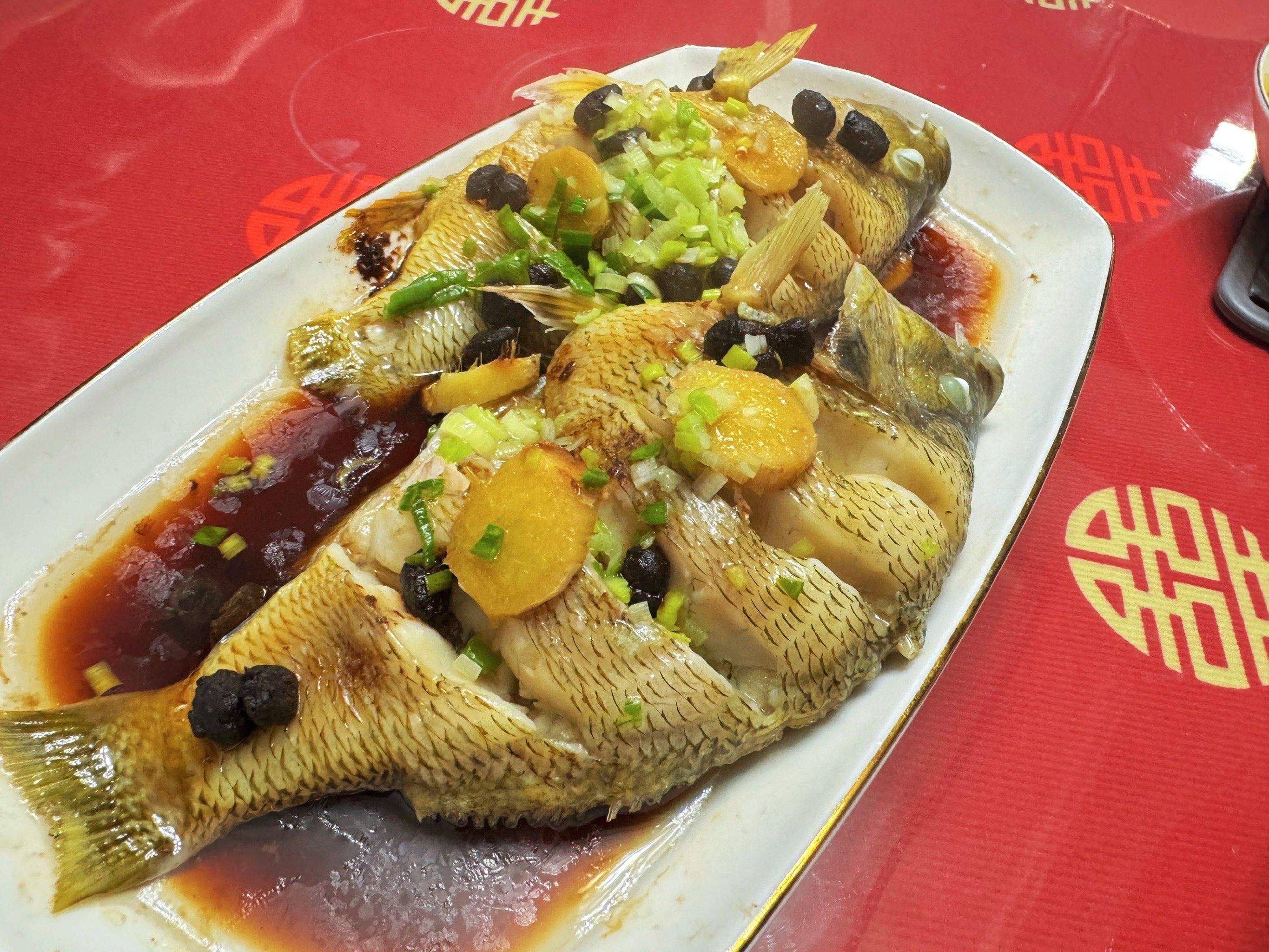 清蒸太阳鱼
就喜欢这种刺少肉厚的鱼