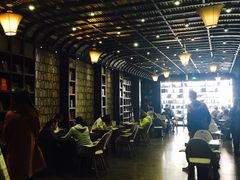 -钟书阁(松江泰晤士小镇店)