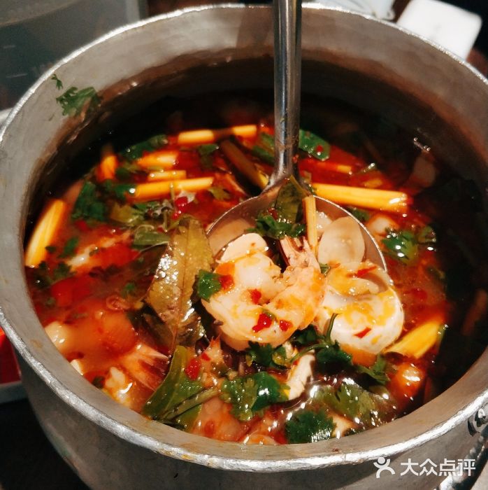 大头虾越式风味餐厅(光明广场店)冬阴功图片
