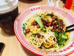 红碗豌杂面-遇见小面(东方宝泰店)