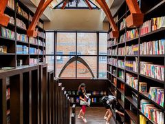 -钟书阁(松江泰晤士小镇店)