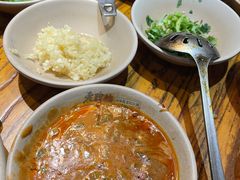 -老牌坊云南鱼豆花火锅(爱建店)