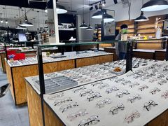 -罗伯特眼镜·蔡司官方授权(罗湖国贸店)