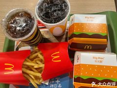 -麦当劳(百联西郊购物中心店)