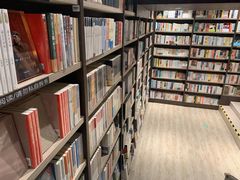 -钟书阁(群光广场店)