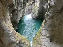 -蝶舞清江·恩施地心谷景区