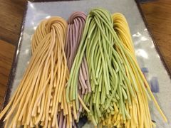 四色面-毛辣果·贵州红酸汤牛肉火锅(西单店)
