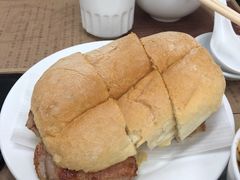 猪扒包-黄枝记(议事亭前地店)