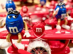 -m豆巧克力世界(上海世茂广场店)