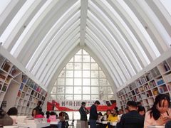 -钟书阁(松江泰晤士小镇店)