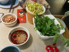 -左庭右院鲜牛肉火锅(浦江欢乐颂店)