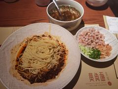 -荣家黄鱼面(前滩太古里店)