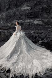 -拉瑞娜LaReine婚纱礼服高级定制
