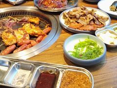 -明洞阿姨·韩式酱蟹烤肉·创意料理(三元桥店)