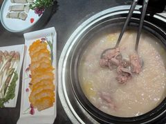 -大匠工房古船木艺术餐厅·猪肚鸡专门店(长白仙岛店)