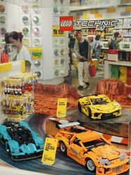 -乐高品牌旗舰店(人民广场店)