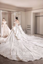 点击看大图 -Renee芮亦婚纱