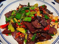 大蒜辣椒炒腊牛肉-湖南人家·家传湖南菜(水围店)