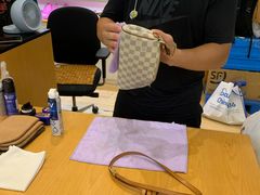 -爱革·奢品·鞋包·衣物·家居(金桥国际商业广场店)