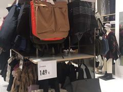 -优衣库(泉州中骏世界城店)