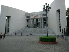 -近代中国十八先贤铜像广场(广州校区)