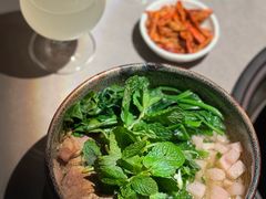 -伴山牛贵州黄牛肉火锅·苗疆非遗艺术餐厅(上海首店)